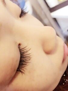 モデルまつげ